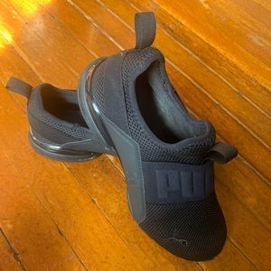 Women’s Puma slip-on shoes size 9.5 all black